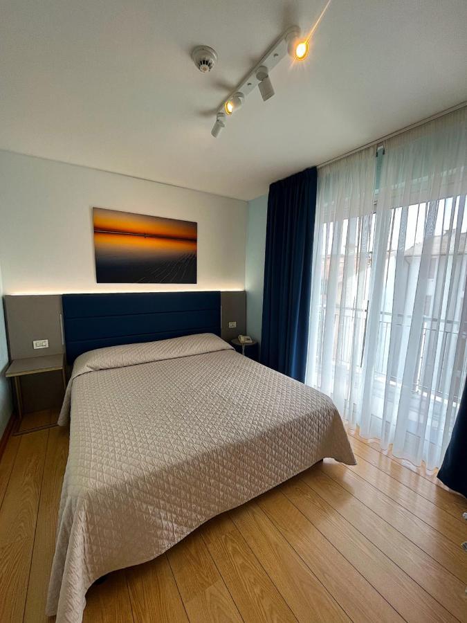 Hotel Regina Градо Екстериор снимка