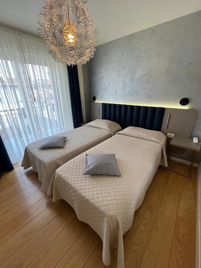 Hotel Regina Градо Екстериор снимка