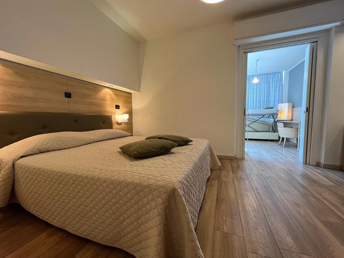 Hotel Regina Градо Екстериор снимка