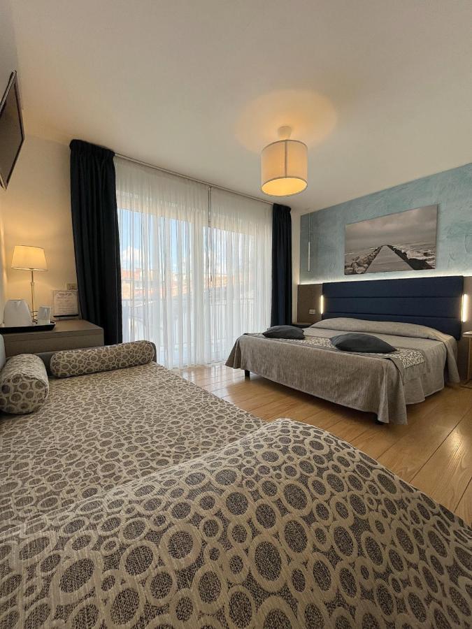 Hotel Regina Градо Екстериор снимка