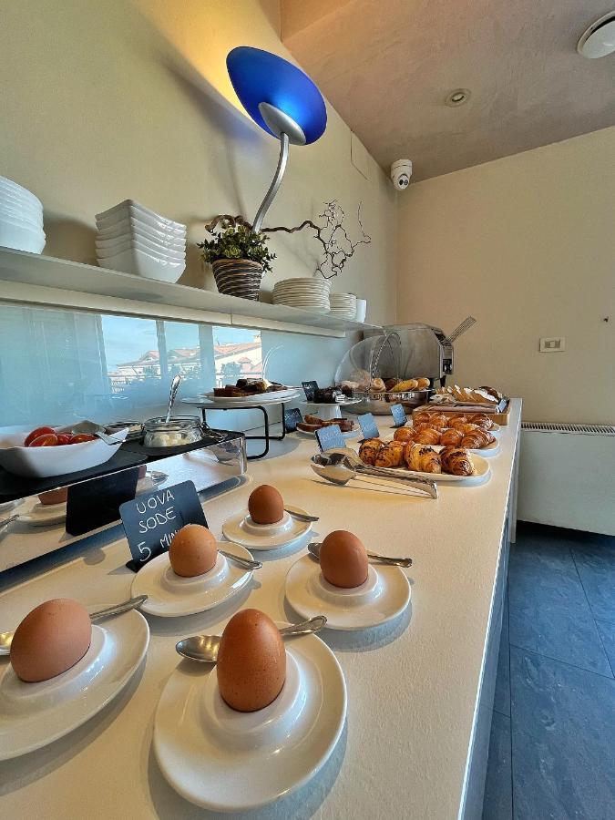 Hotel Regina Градо Екстериор снимка