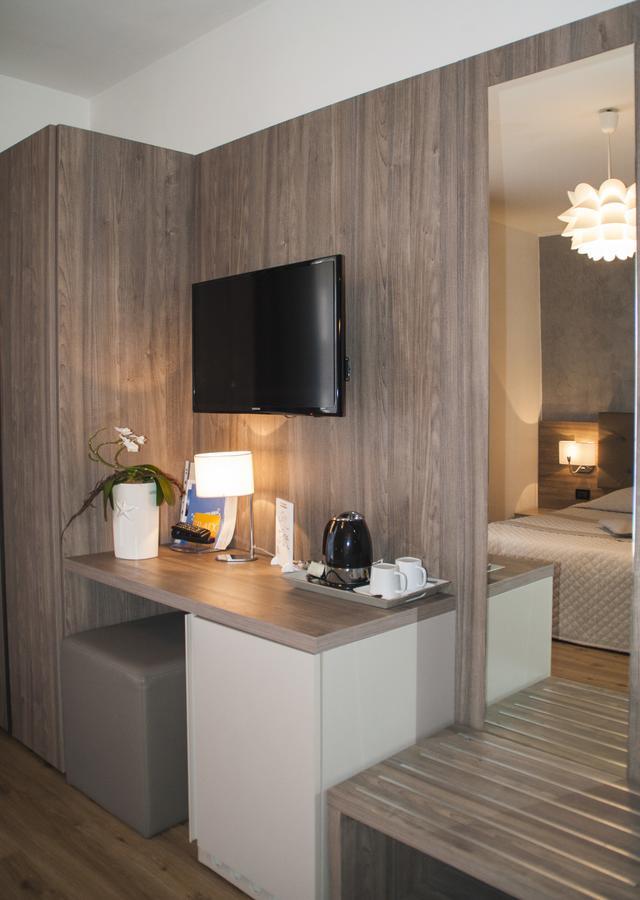Hotel Regina Градо Екстериор снимка
