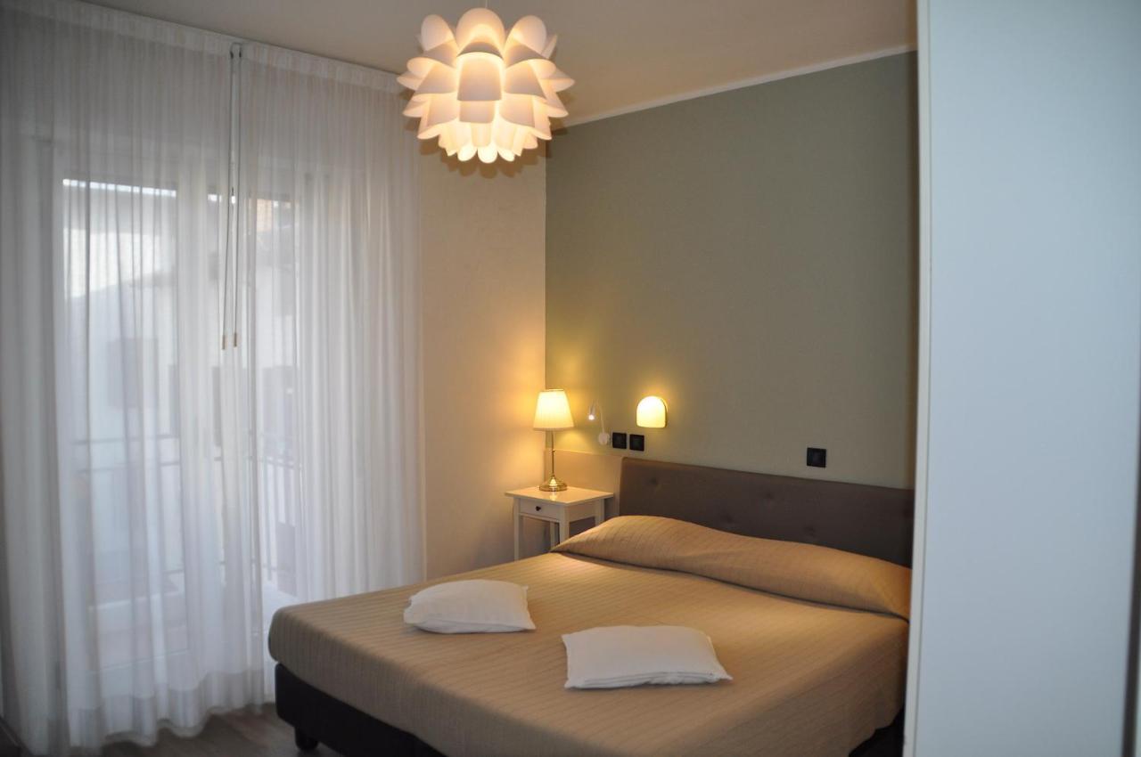 Hotel Regina Градо Екстериор снимка